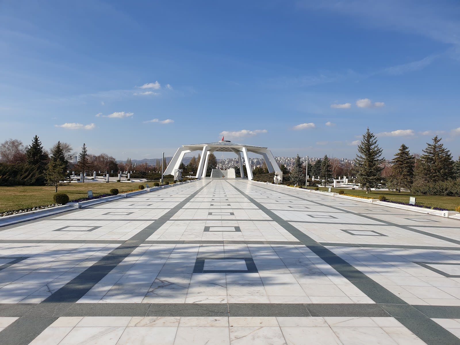 Devlet Büyükleri Anıt Mezarlığı