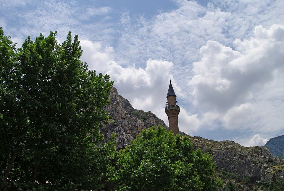 Gümüşlü Cami