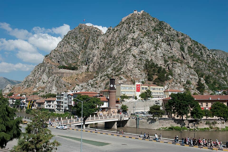 Gümüşlü Cami