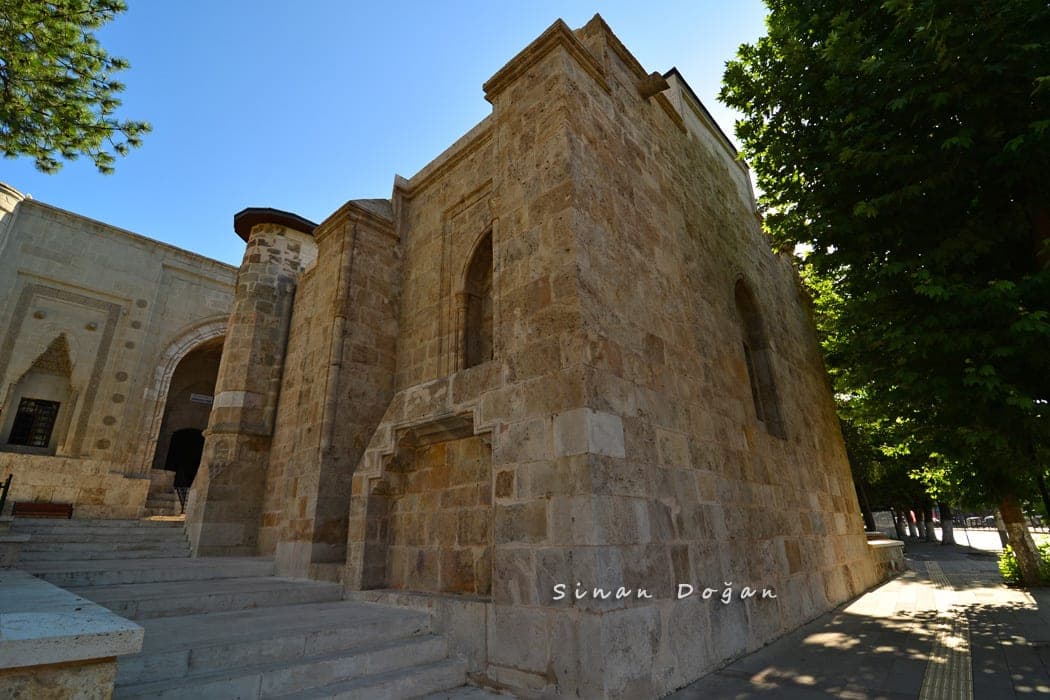 Torumtay Türbesi