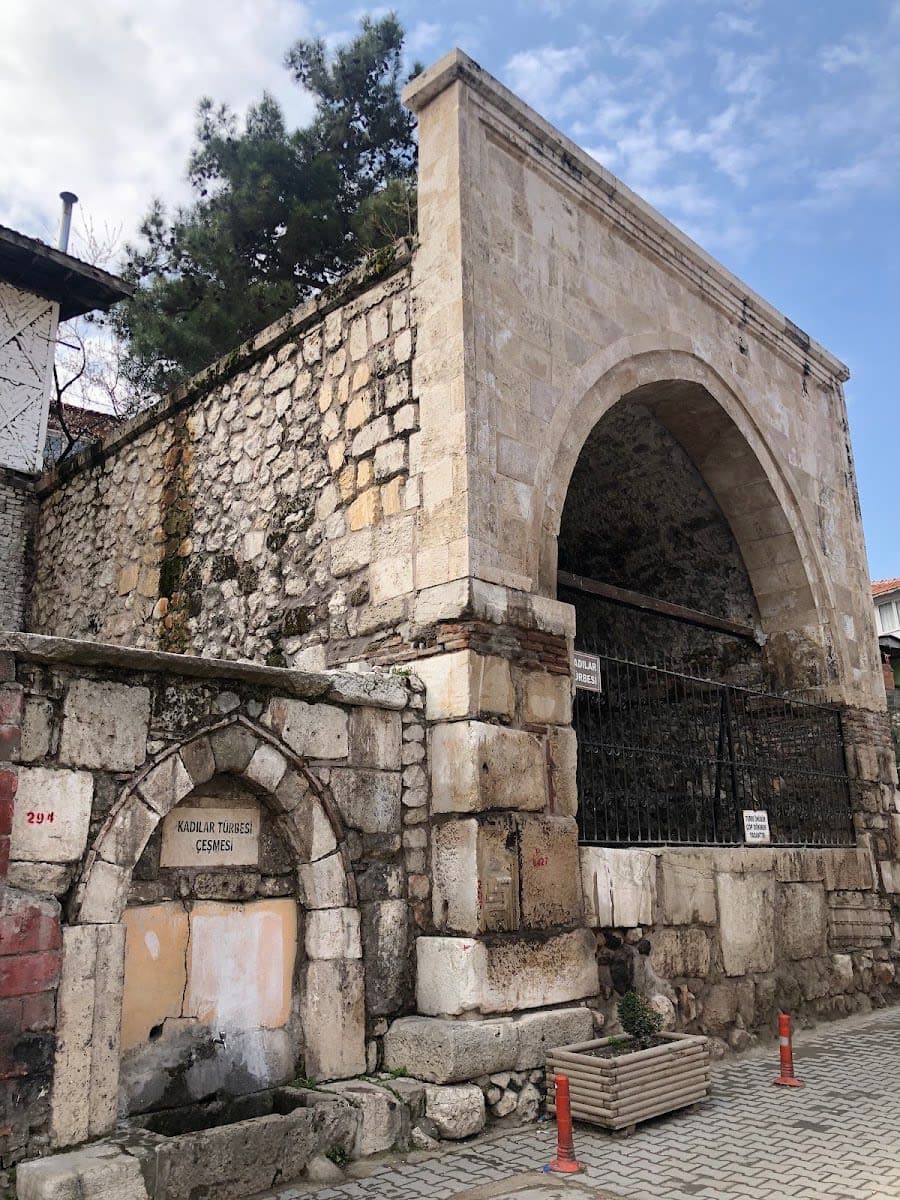 Kadılar Türbesi