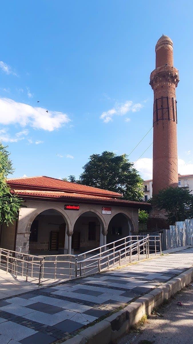 Kızıl Minare Cami