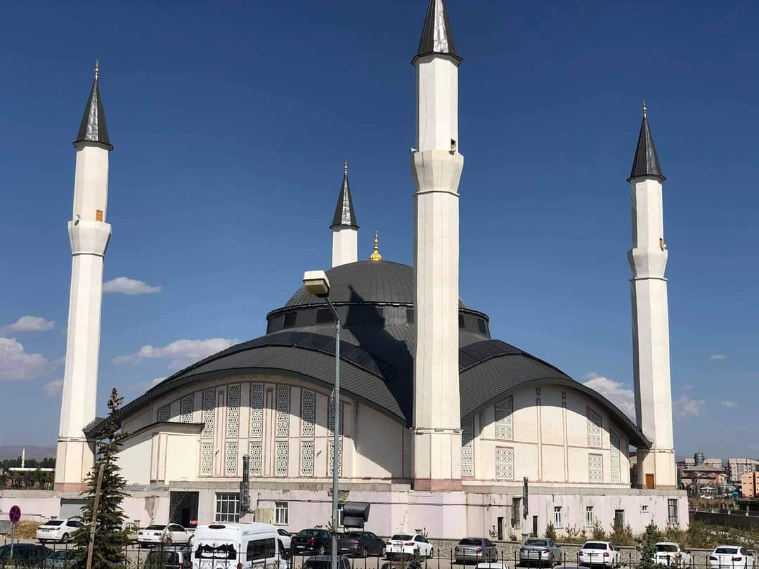 Ağrı Merkez Ulu Camii — Ağrı gezilecek yerler