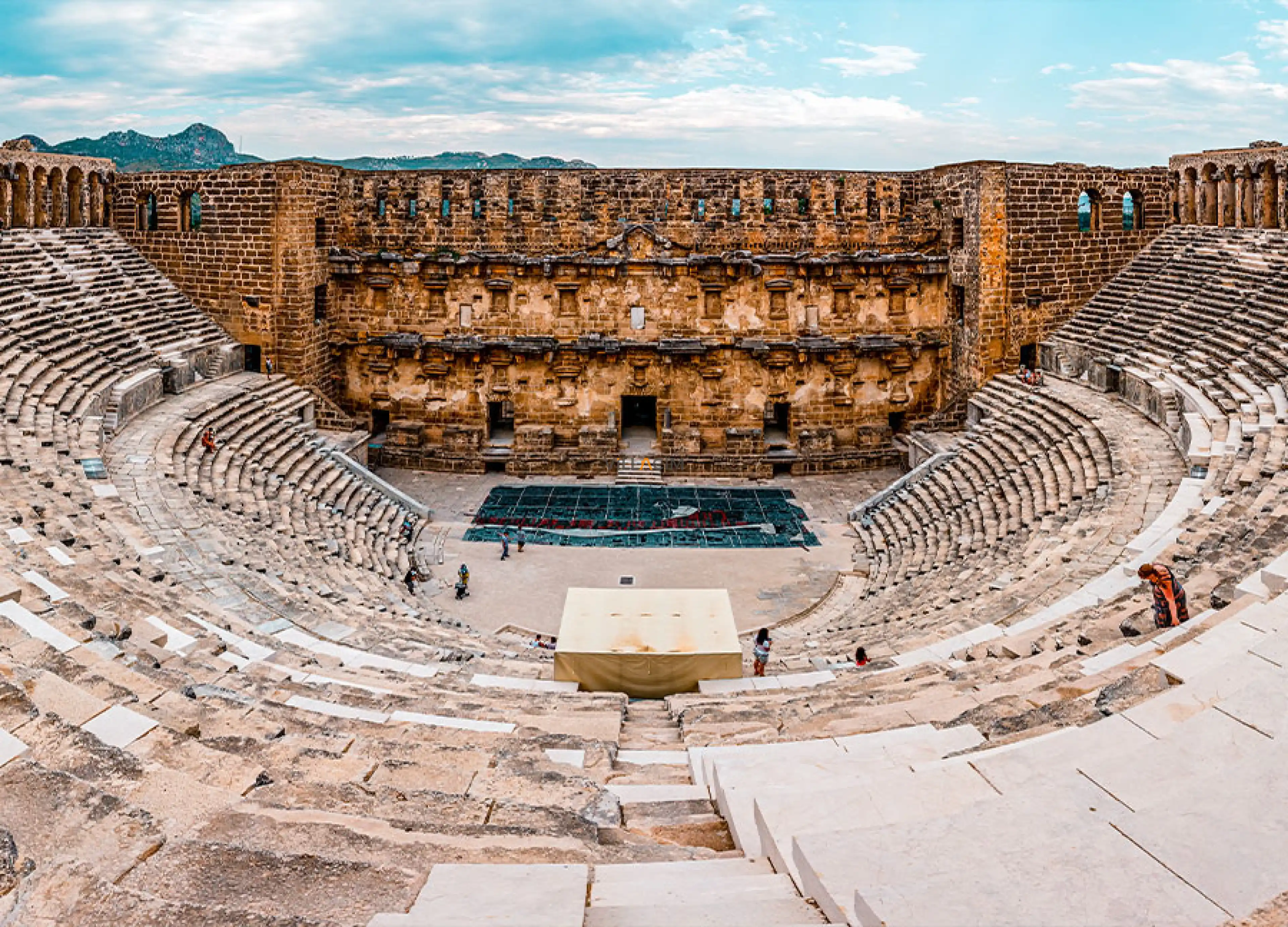 Aspendos Antik Tiyatrosu — Antalya gezilecek yerler