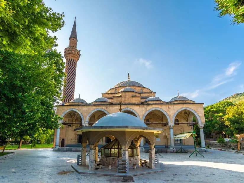 Gedik Ahmet Paşa İmaret Camii — Afyonkarahisar gezilecek yerler