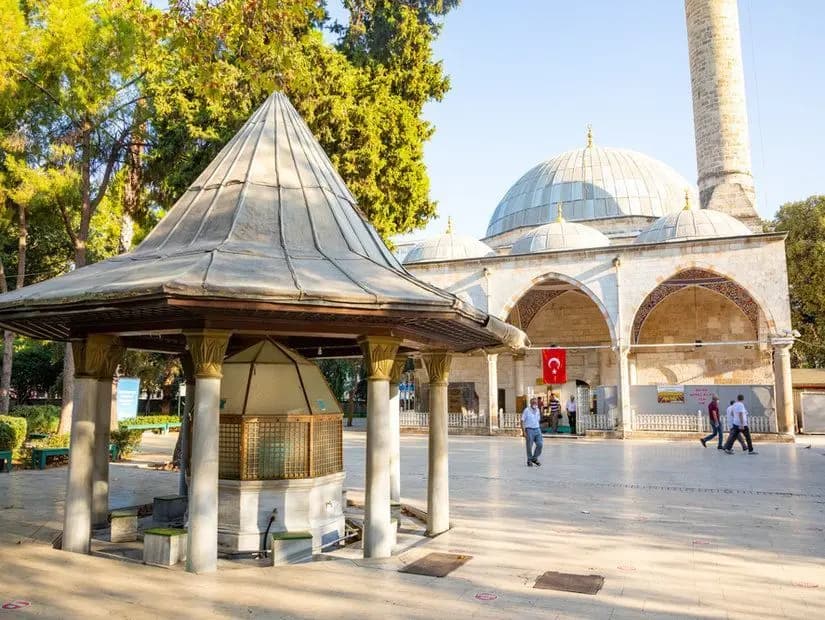 Murat Paşa Camii — Antalya gezilecek yerler