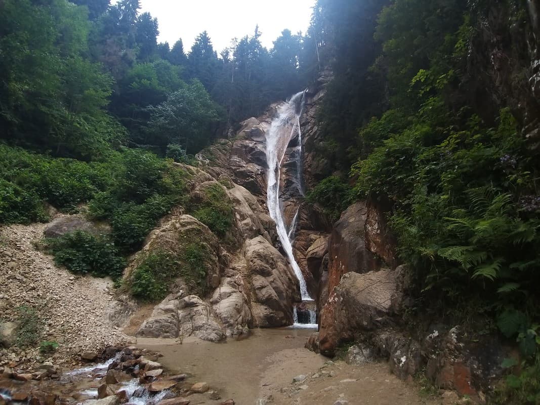 Hostaval Şelalesi — Rize gezilecek yerler