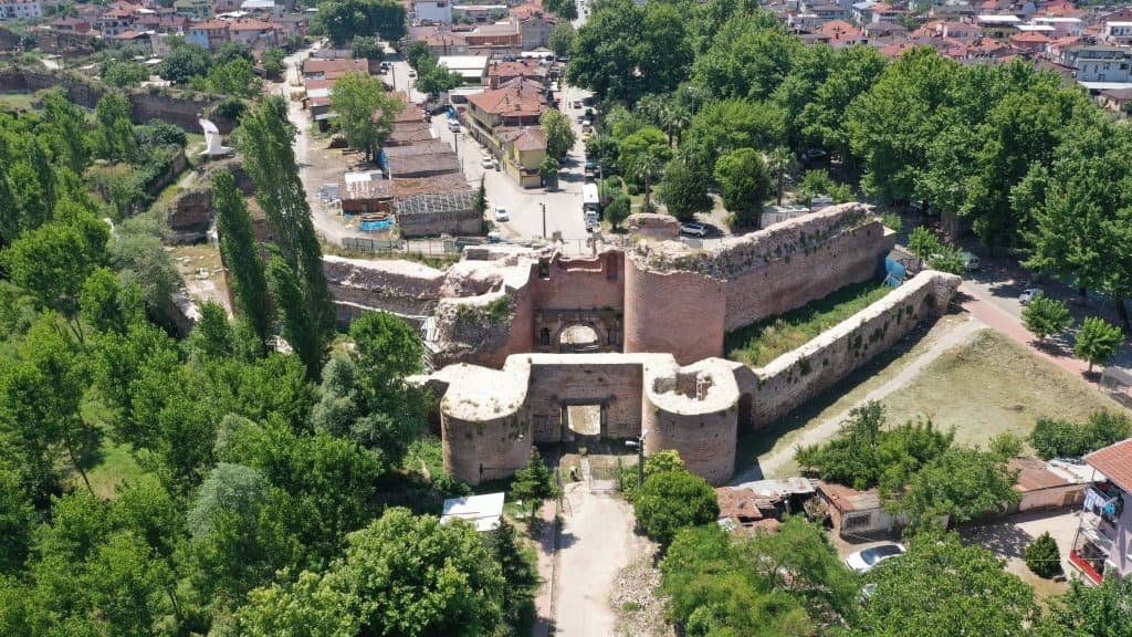İznik Kalesi — Bursa gezilecek yerler