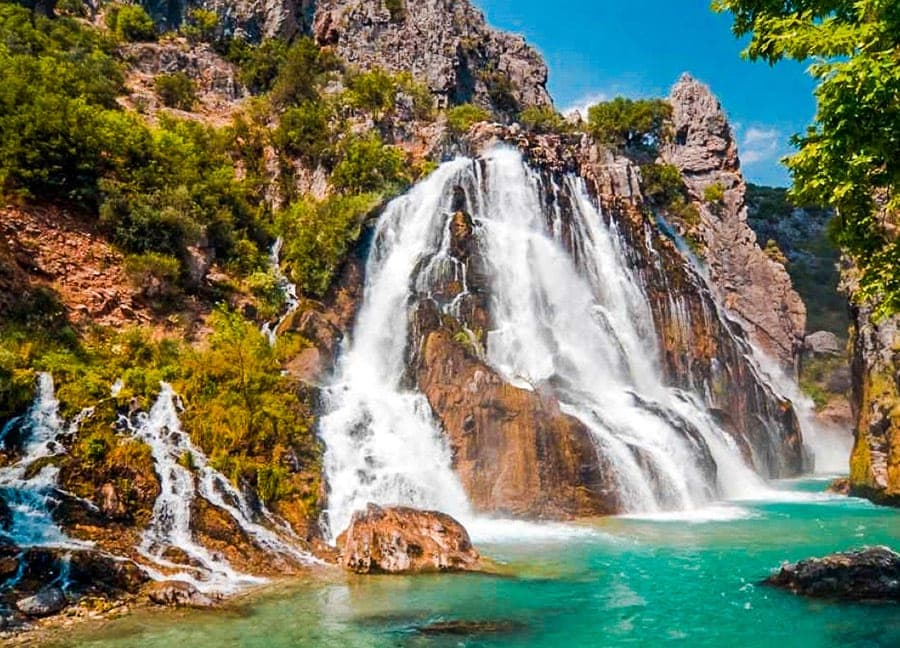 Uçansu Şelalesi — Antalya gezilecek yerler