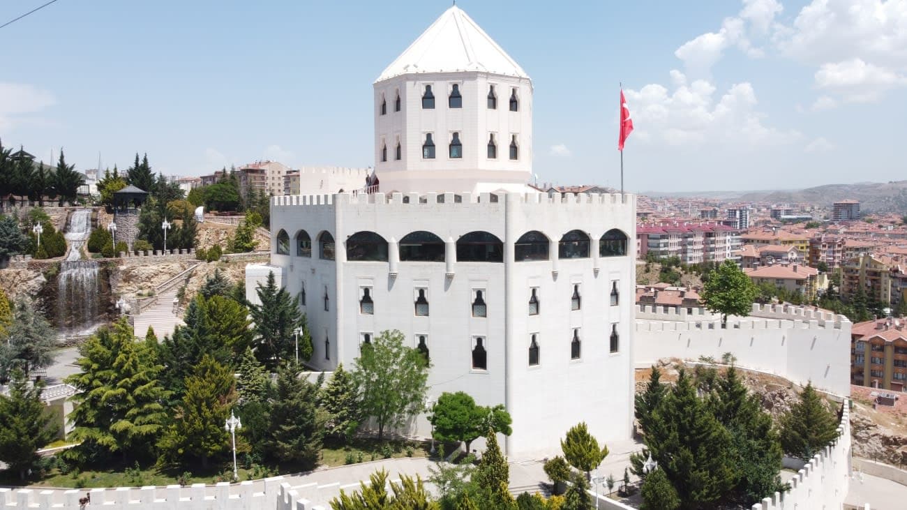 Estergon Kalesi Türk Kültür Merkezi — Ankara gezilecek yerler
