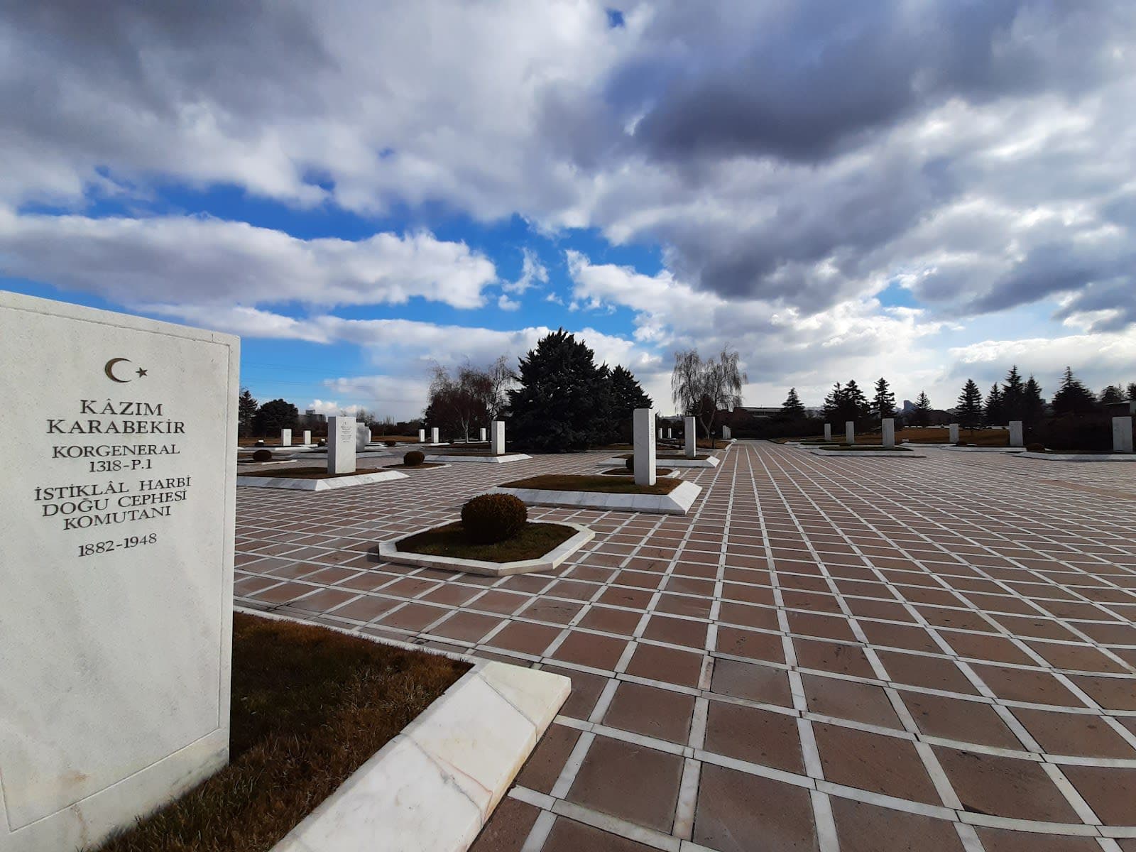 Devlet Büyükleri Anıt Mezarlığı — Ankara gezilecek yerler