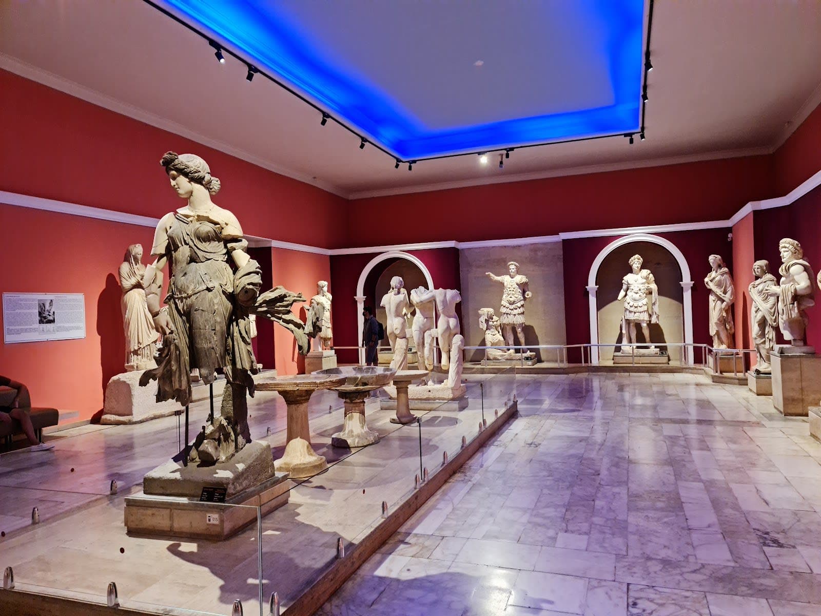 Antalya Arkeoloji Müzesi — Antalya gezilecek yerler