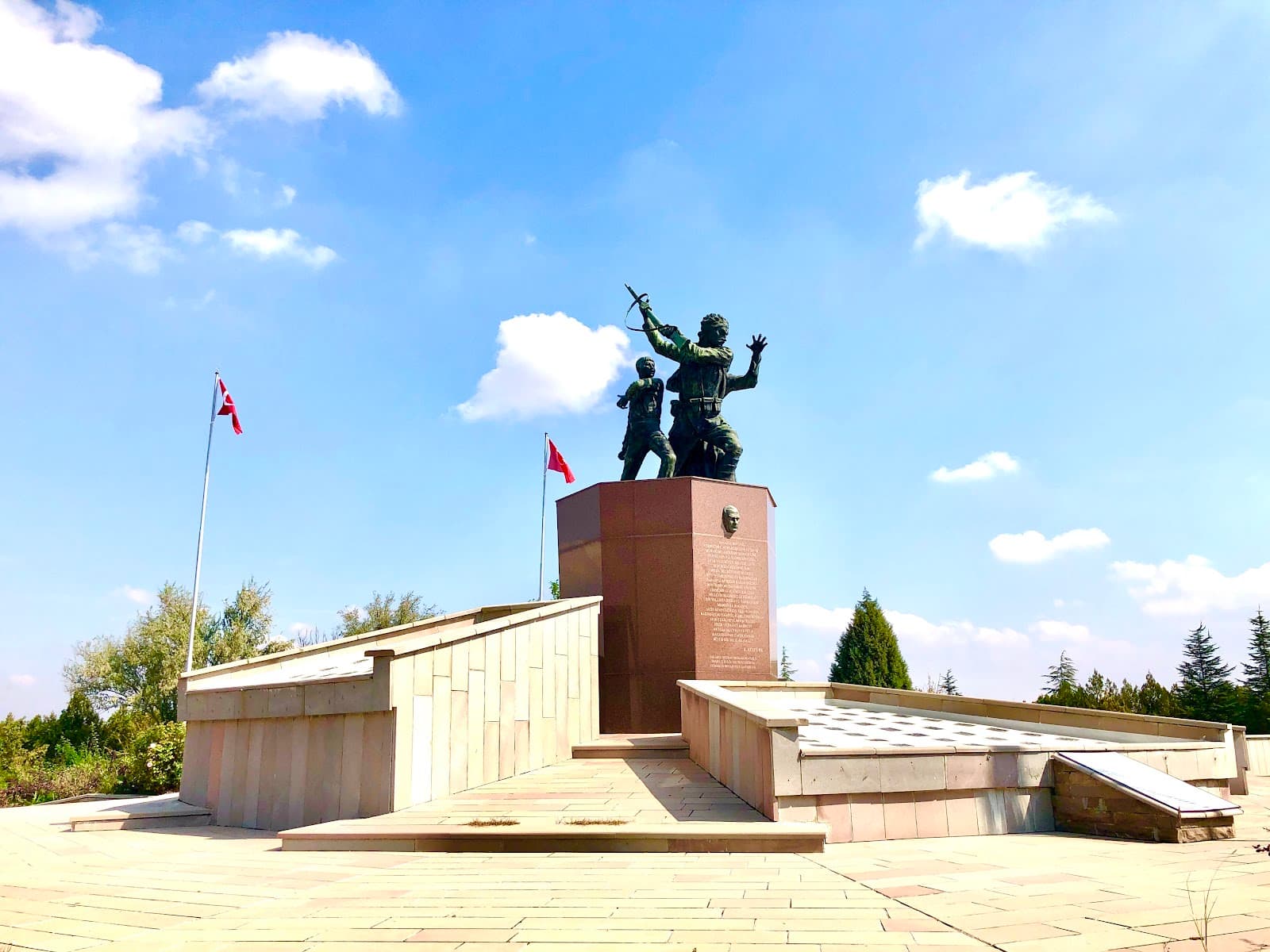 Sakarya Şehitleri Anıtı Ve Müzesi — Ankara gezilecek yerler