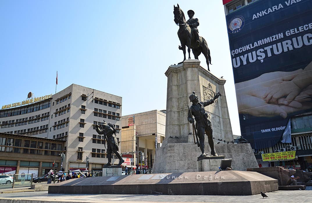 Ulus Atatürk Heykeli — Ankara gezilecek yerler