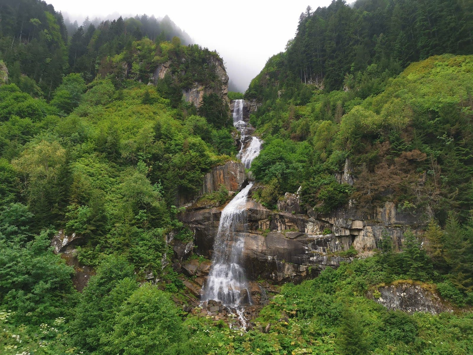 Cimil Şelalesi — Rize gezilecek yerler