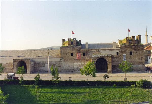 Döğer Kervansarayı — Afyonkarahisar gezilecek yerler