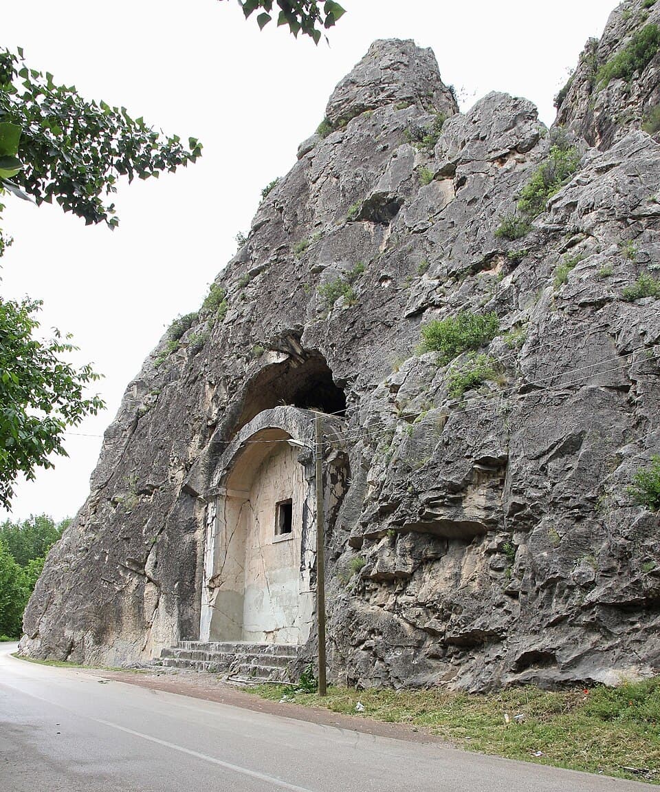 Aynalı Mağara — Amasya gezilecek yerler