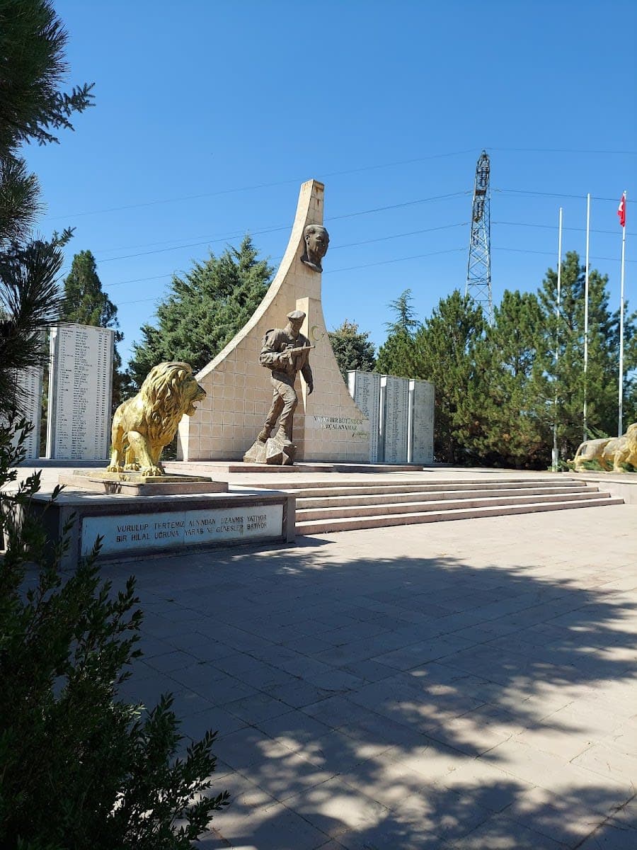 Afyon Cumhuriyet Şehitliği — Afyonkarahisar gezilecek yerler