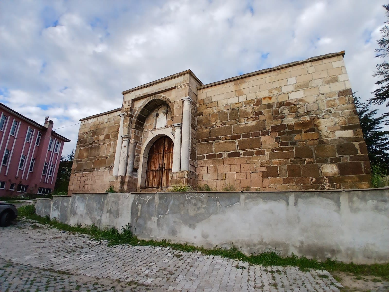 Eğret Kervansarayı — Afyonkarahisar gezilecek yerler