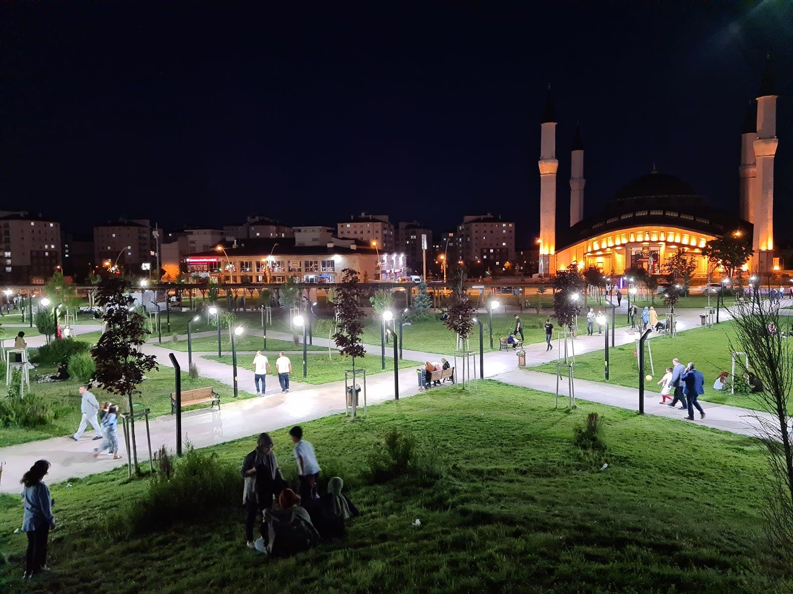 Ağrı Millet Bahçesi — Ağrı gezilecek yerler