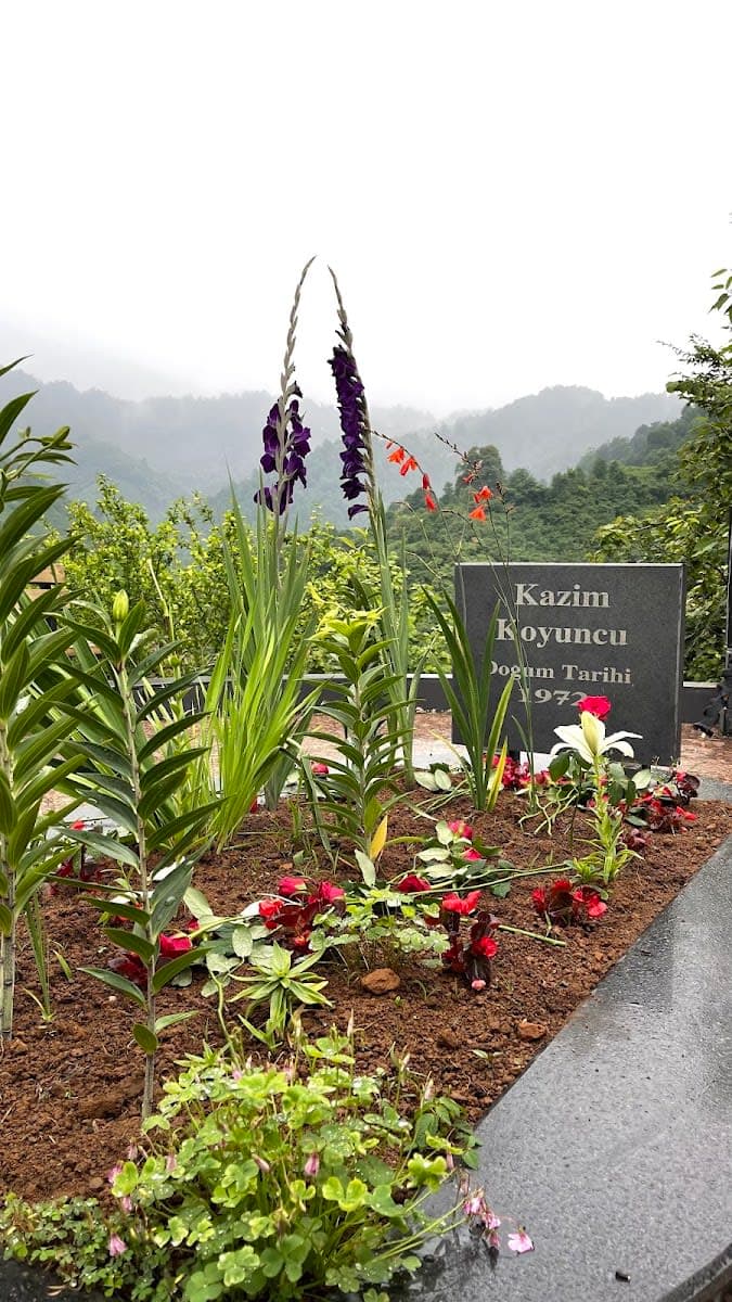 Kazım Koyuncu Anıt Mezarı — Artvin gezilecek yerler